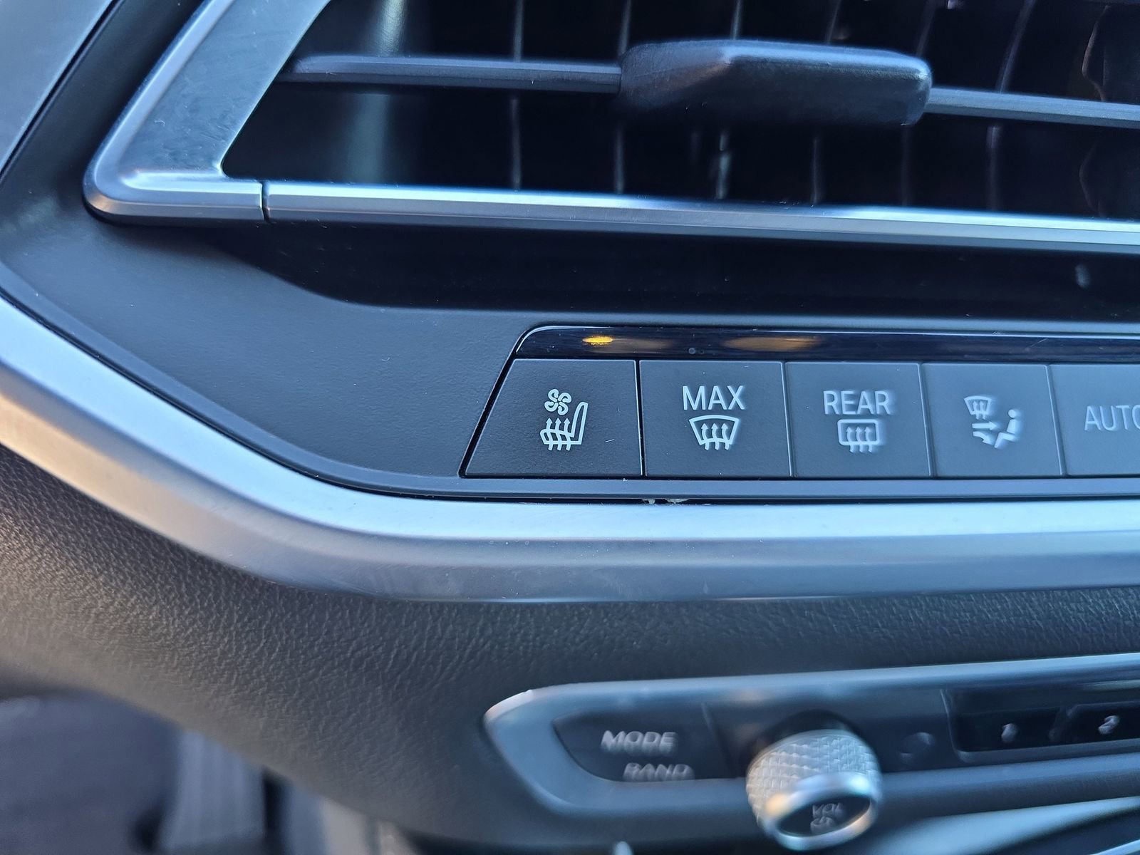 Used 2021 BMW X6 sDrive40i w/ Premium Package image 20