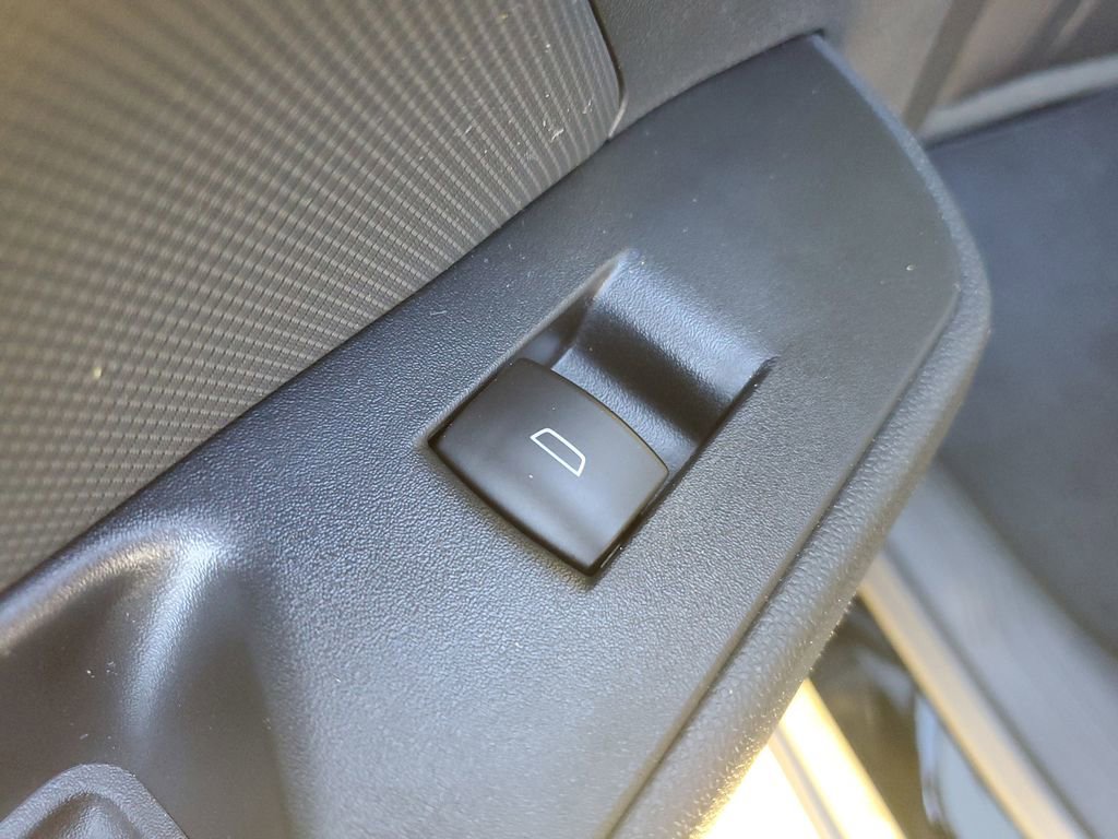 Used 2026 Chevrolet Equinox EV LT image 16