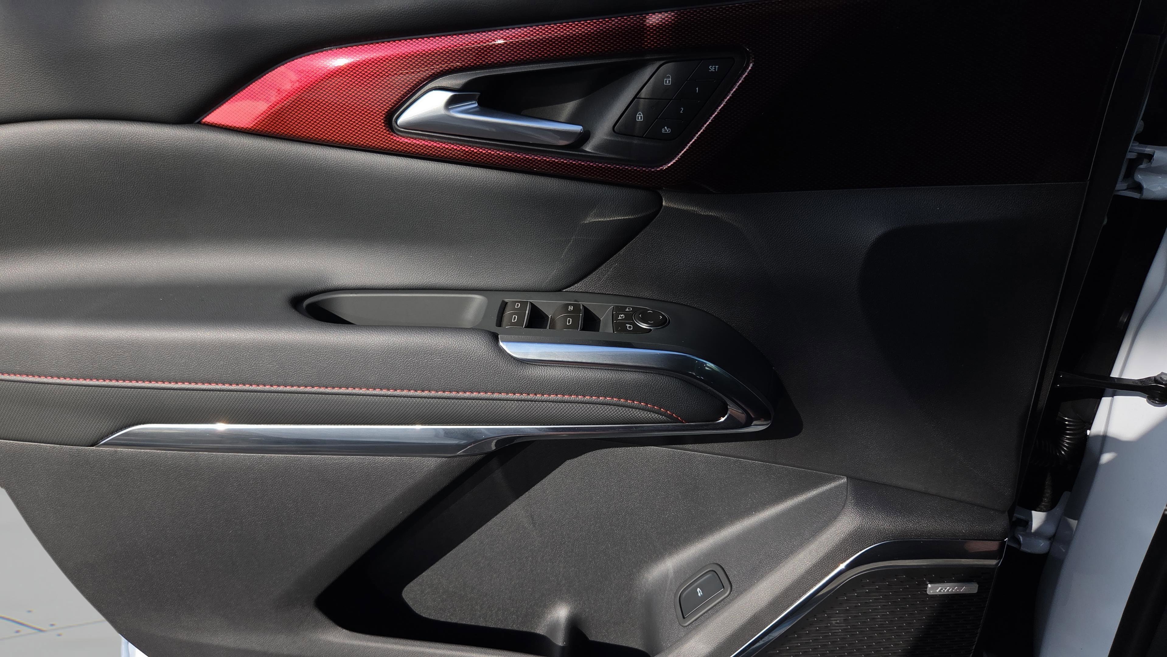 New 2026 Chevrolet Traverse RS w/ LPO, Floor Liner Package FWD image 28