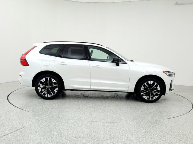 New 2026 Volvo XC60 B5 Plus w/ Climate Package PRO image 4