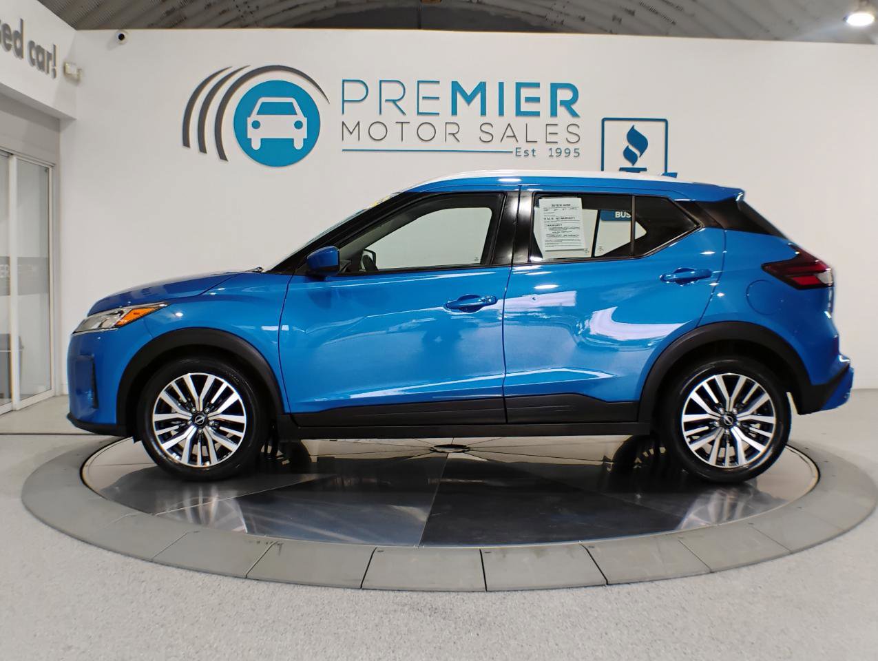 Used 2024 Nissan Kicks SV FWD image 2