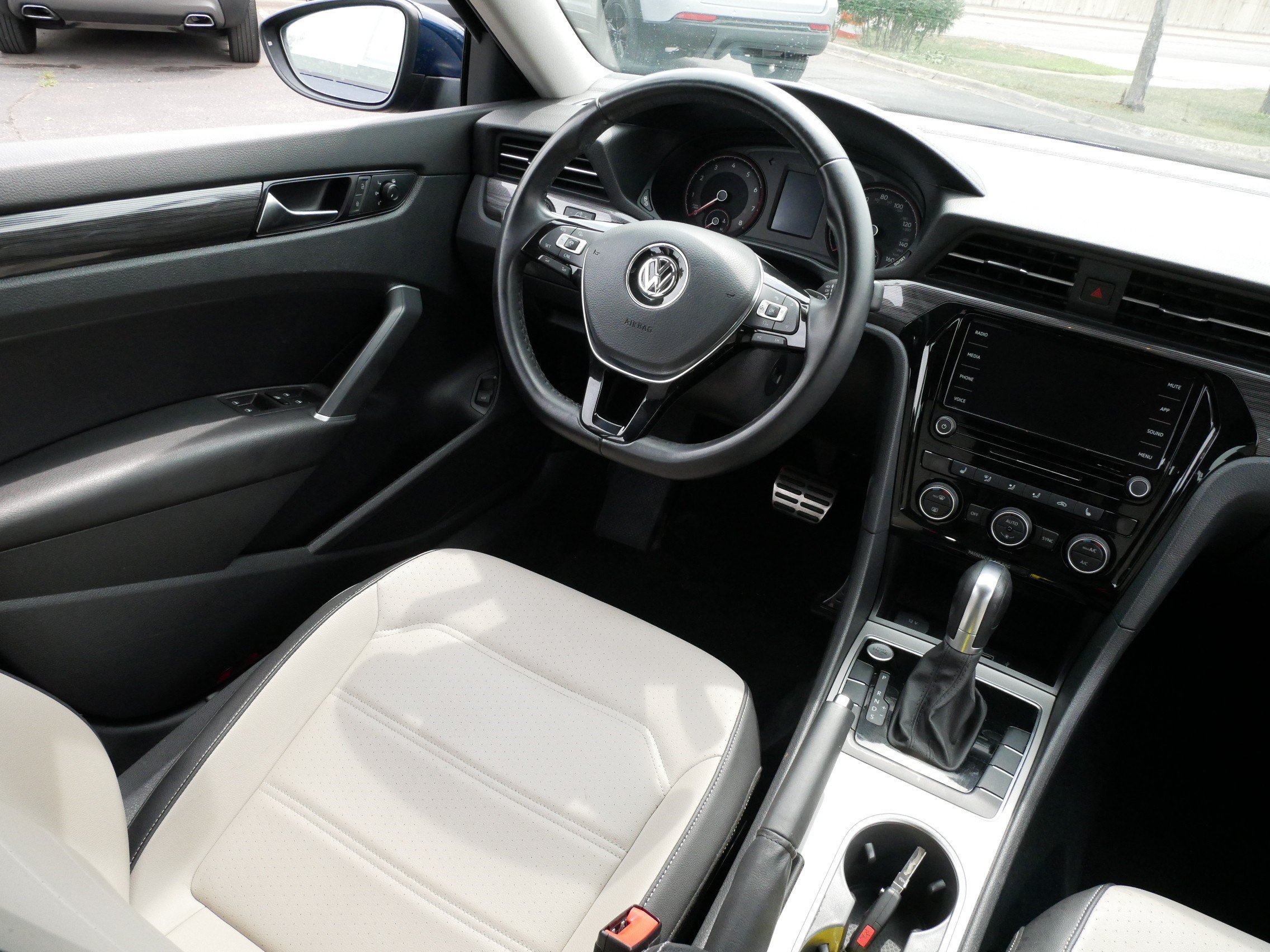 Certified 2020 Volkswagen Passat 2.0T R-Line FWD image 9
