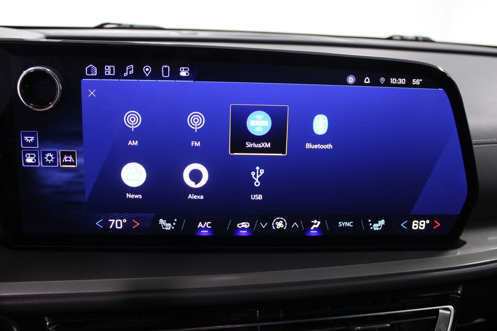 Used 2024 Chevrolet Traverse LT image 46