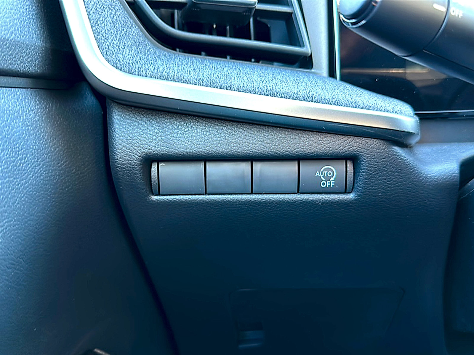 New 2026 Nissan Kicks SV w/ SV Premium Package image 26