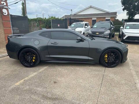 Used 2017 Chevrolet Camaro SS w/ 50th Anniversary Edition RWD image 23