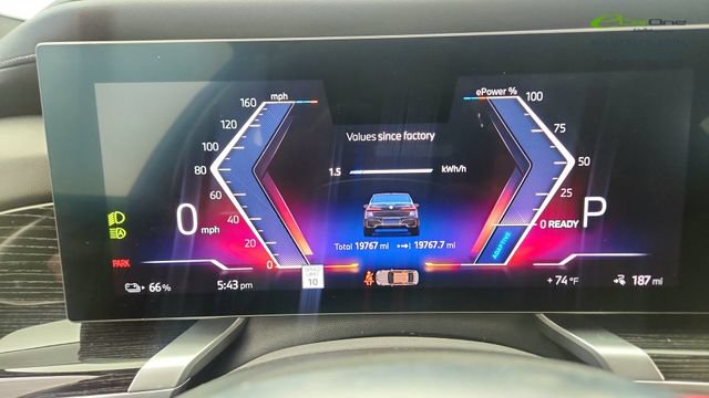 Used 2025 BMW i7 eDrive50 w/ M Sport Package RWD image 38