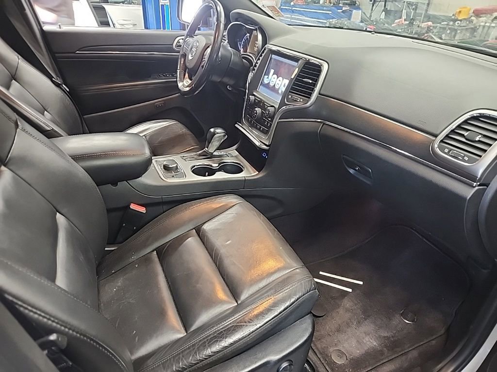 Used 2018 Jeep Grand Cherokee Limited image 14