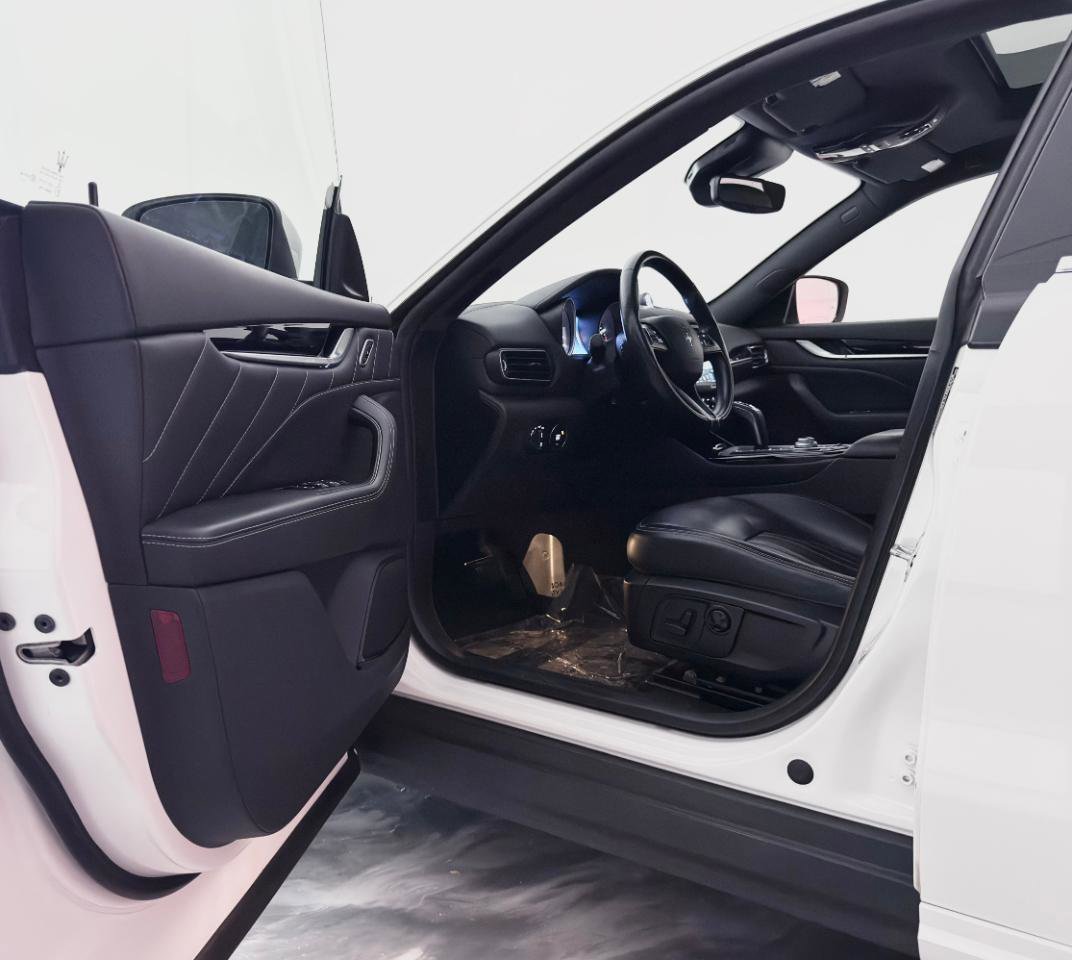Used 2020 Maserati Levante AWD/4WD image 16