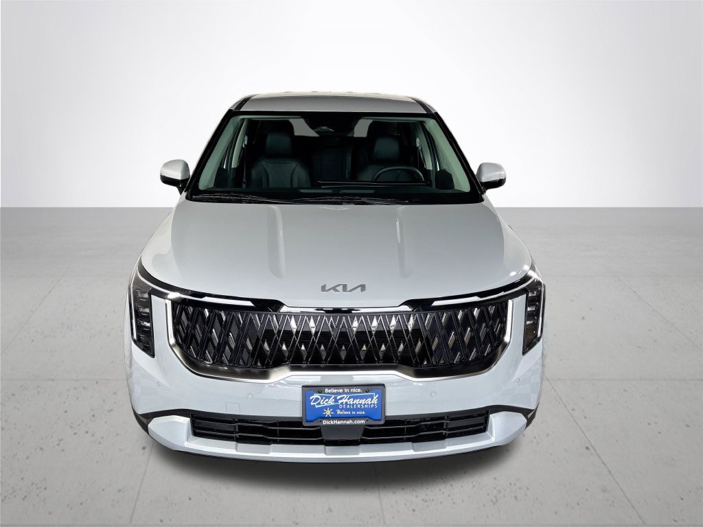 New 2027 Kia Carnival FWD image 3