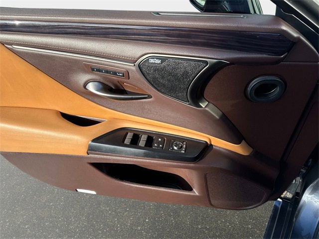 Used 2020 Lexus ES 300h w/ Premium Package image 14