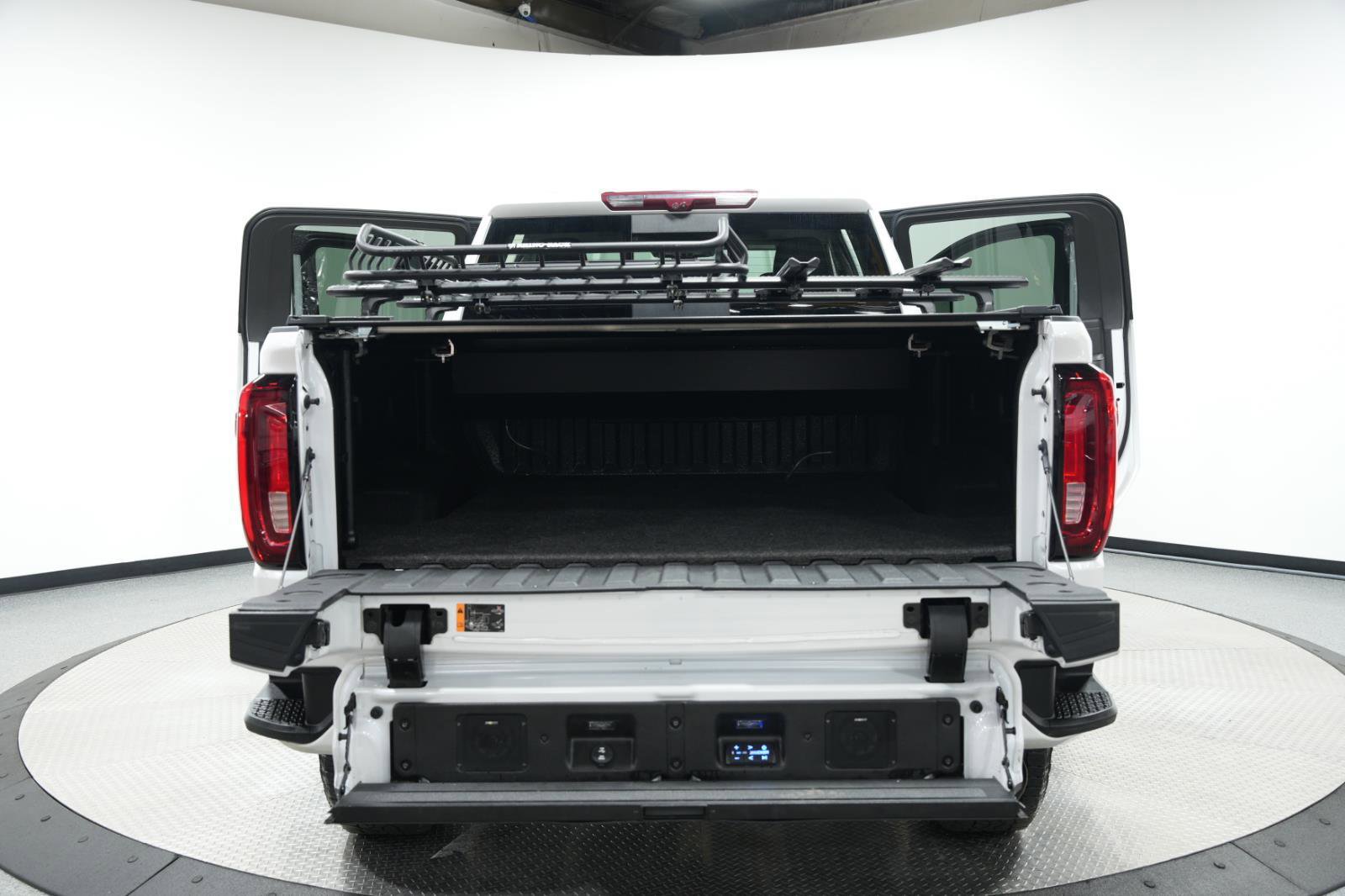 Used 2022 GMC Sierra 2500 Denali w/ Denali Ultimate Package image 13