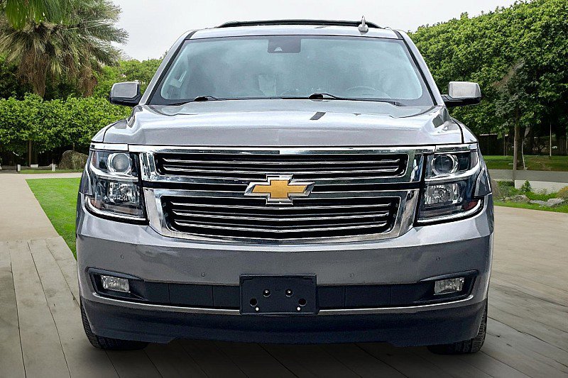 Used 2018 Chevrolet Suburban LT w/ Texas Edition Package RWD image 2