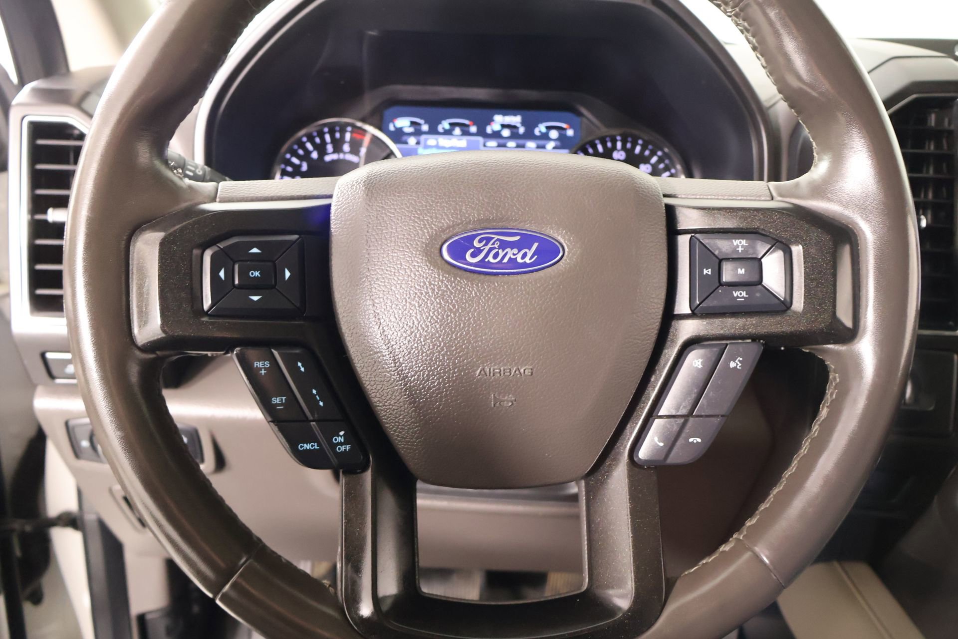 Used 2020 Ford Expedition Max Limited w/ Equipment Group 302A AWD/4WD image 3