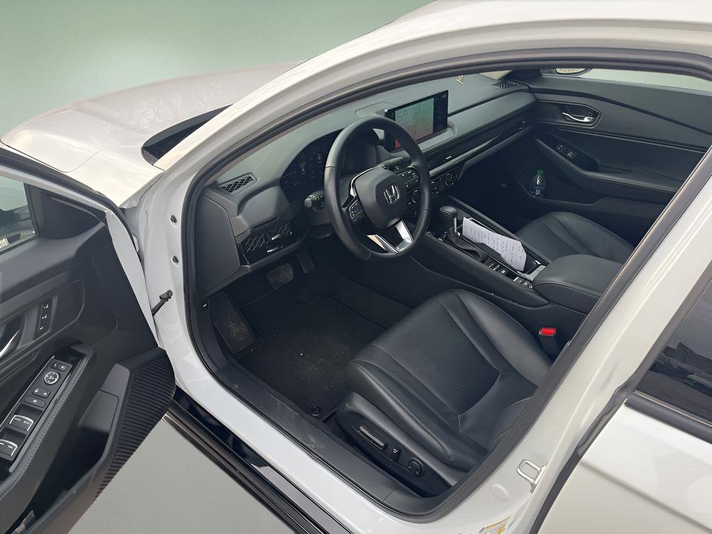 Used 2024 Honda Accord Touring image 9
