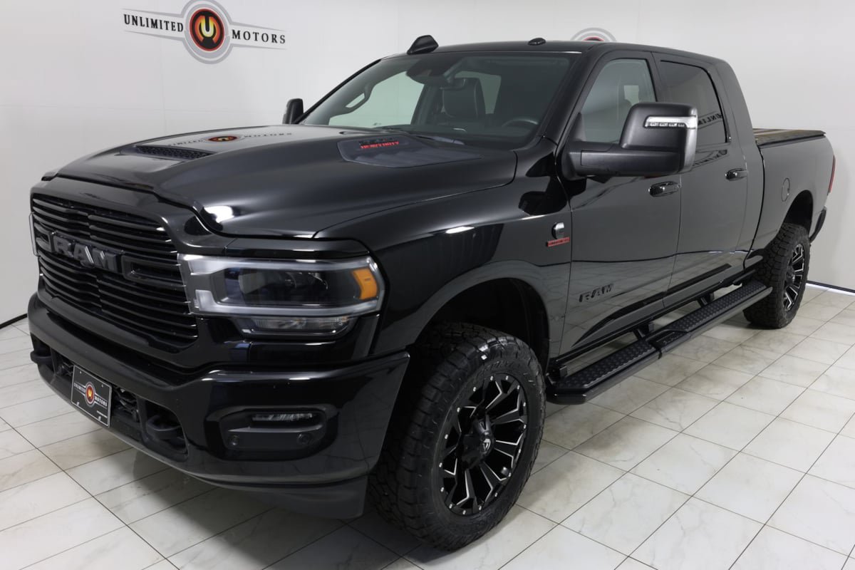 Used 2024 RAM 2500 Laramie w/ Night Edition AWD/4WD image 5