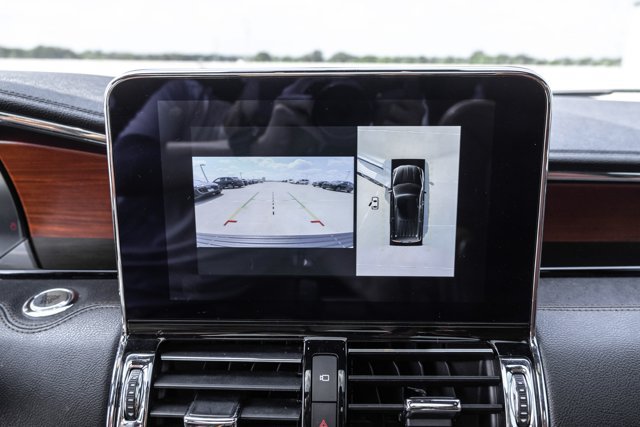Used 2020 Lincoln Navigator Reserve AWD/4WD image 18