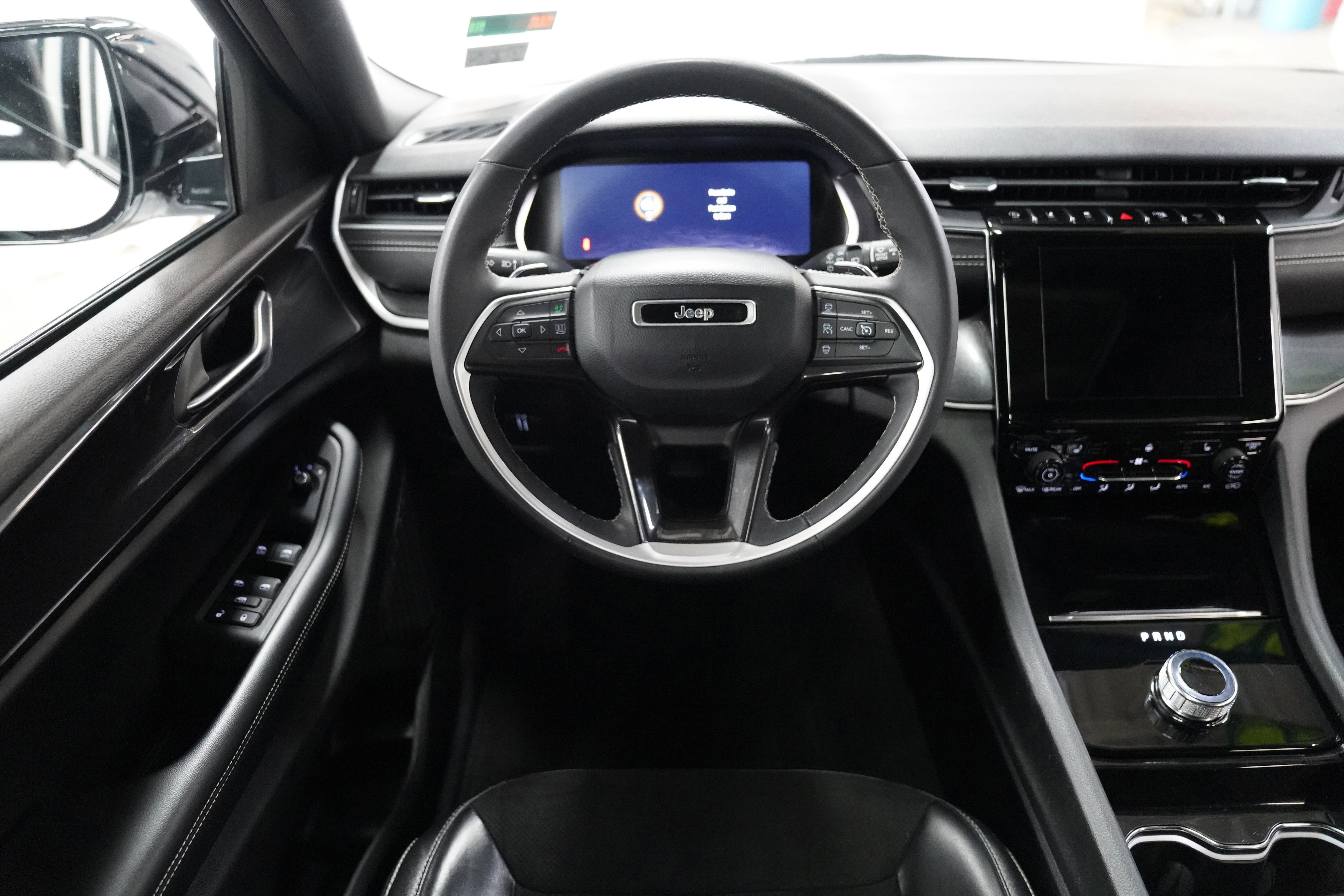 Certified 2023 Jeep Grand Cherokee L Laredo image 13