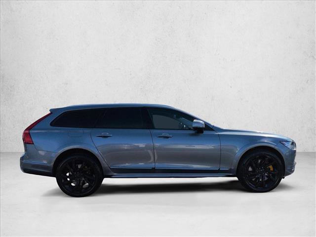 Used 2018 Volvo V90 T6 Cross Country image 4