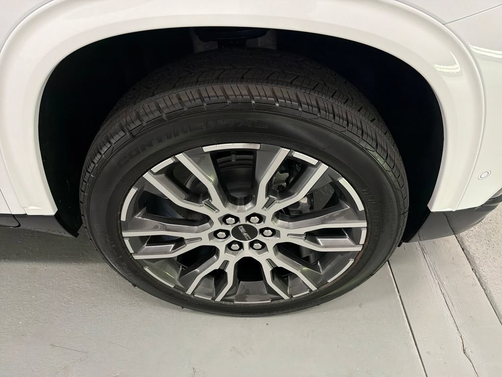 New 2026 GMC Acadia Denali Ultimate w/ LPO, Floor Liner Package FWD image 4