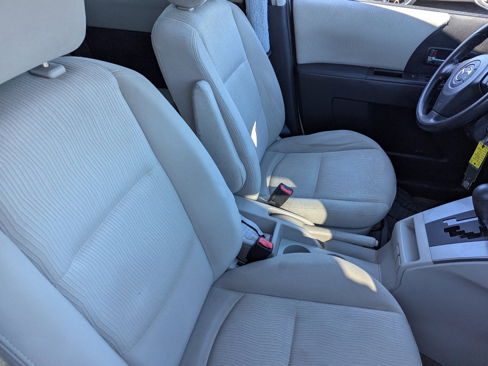 Used 2008 MAZDA MAZDA5 Sport image 10