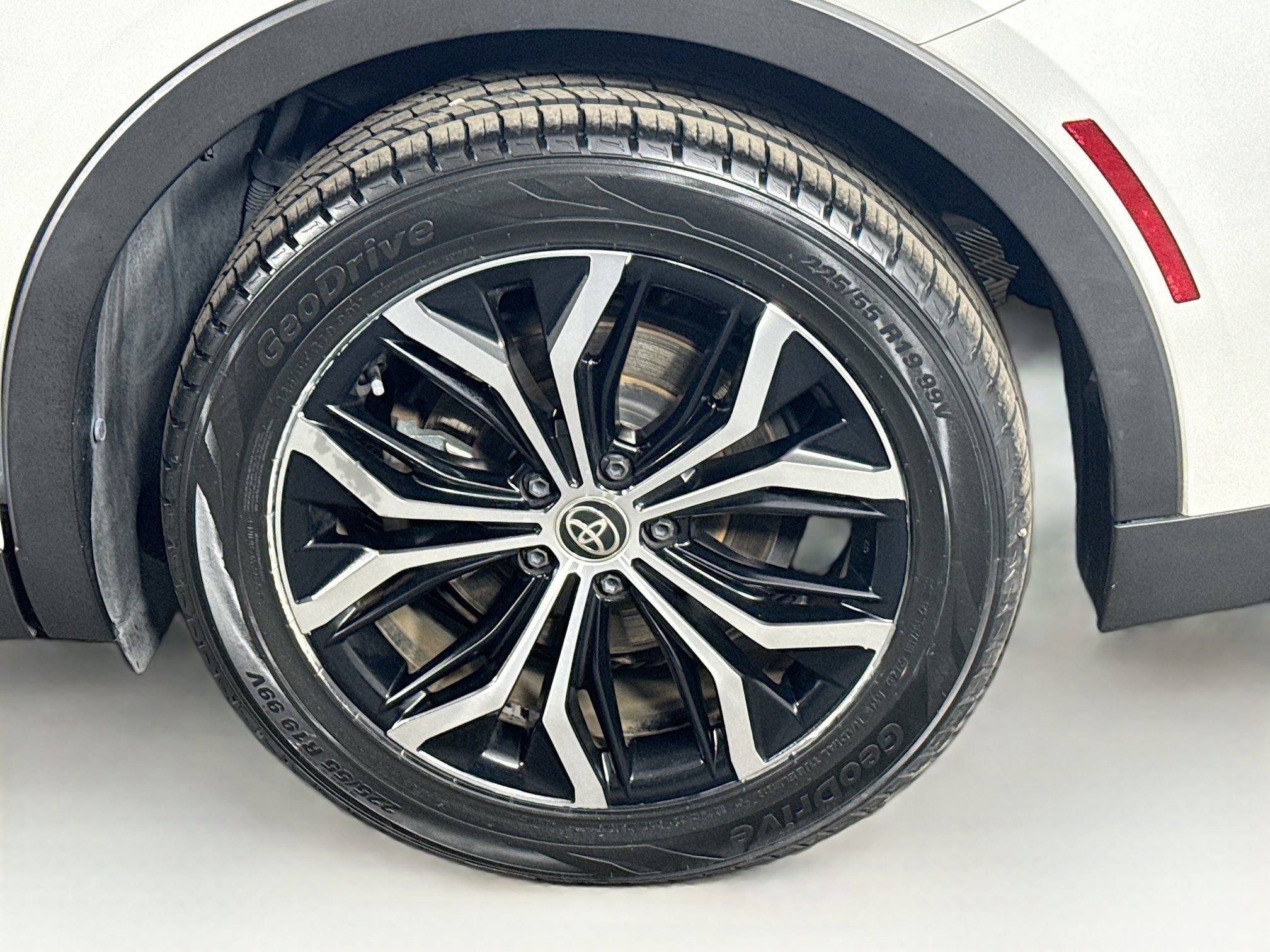 Certified 2023 Toyota Crown XLE image 9