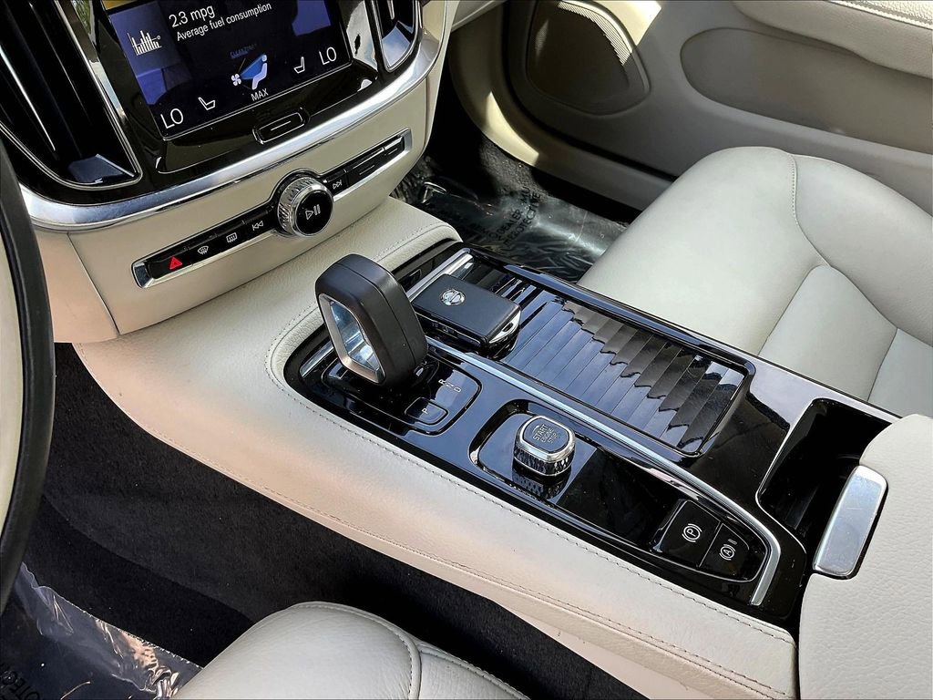 Used 2022 Volvo S60 T8 Inscription AWD/4WD image 18