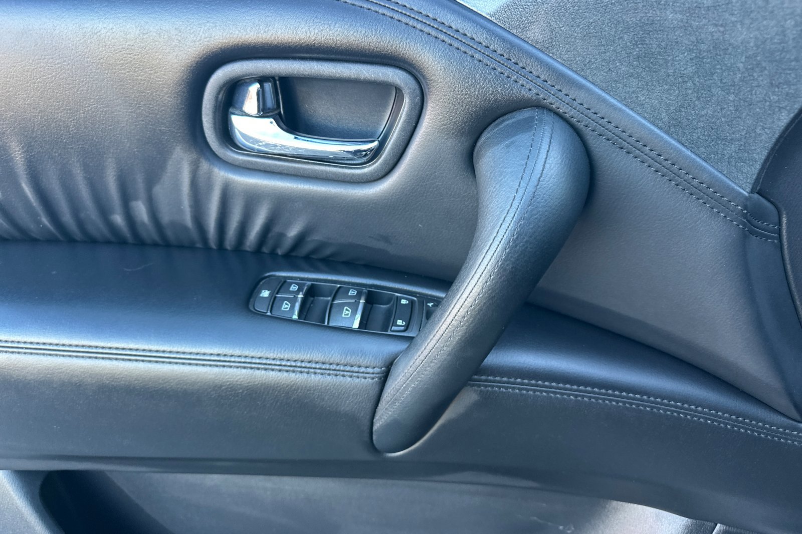 Used 2024 Nissan Armada SV RWD image 11