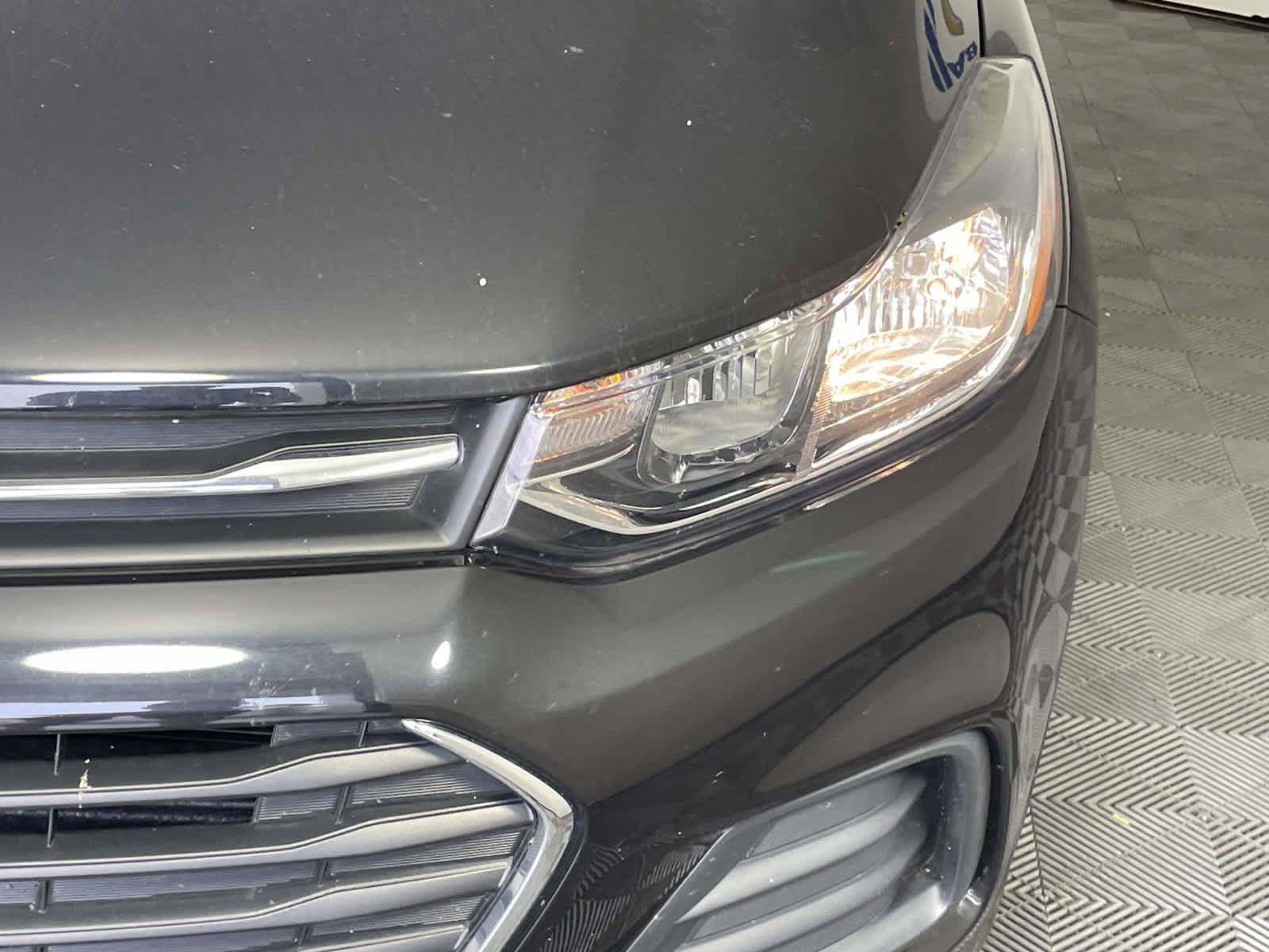 Used 2020 Chevrolet Trax LS w/ LPO, Protection Package AWD/4WD image 9