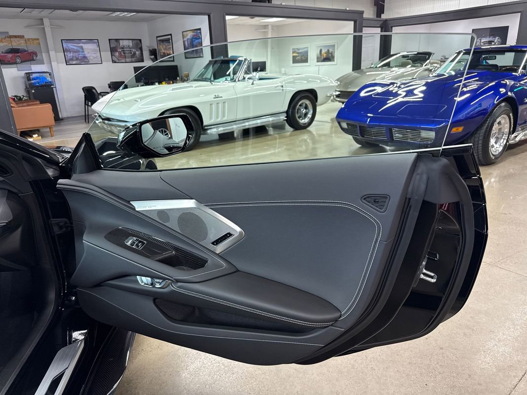 Used 2025 Chevrolet Corvette Z06 image 64
