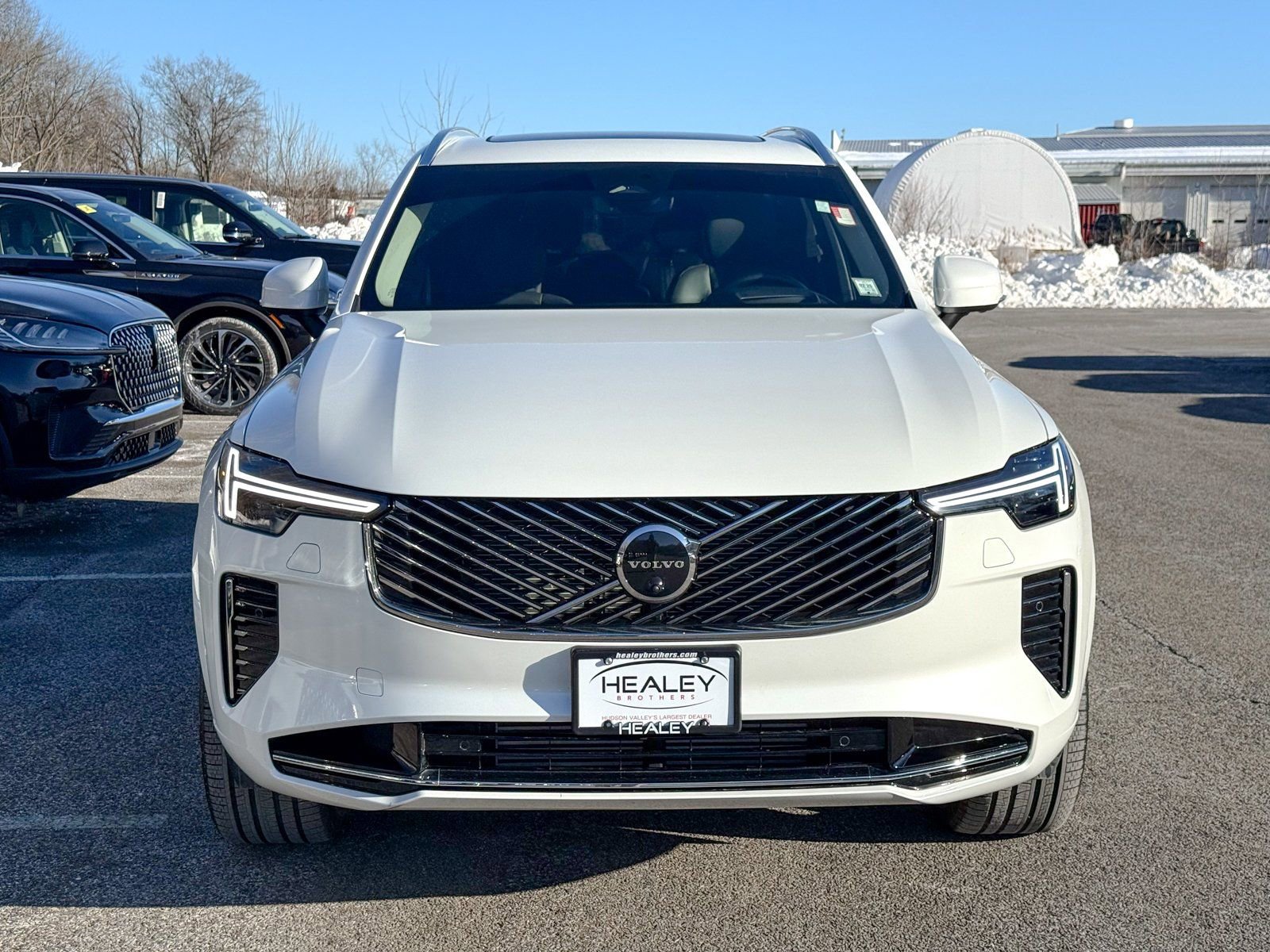 Used 2025 Volvo XC90 T8 Ultra w/ Protection Package AWD/4WD image 2