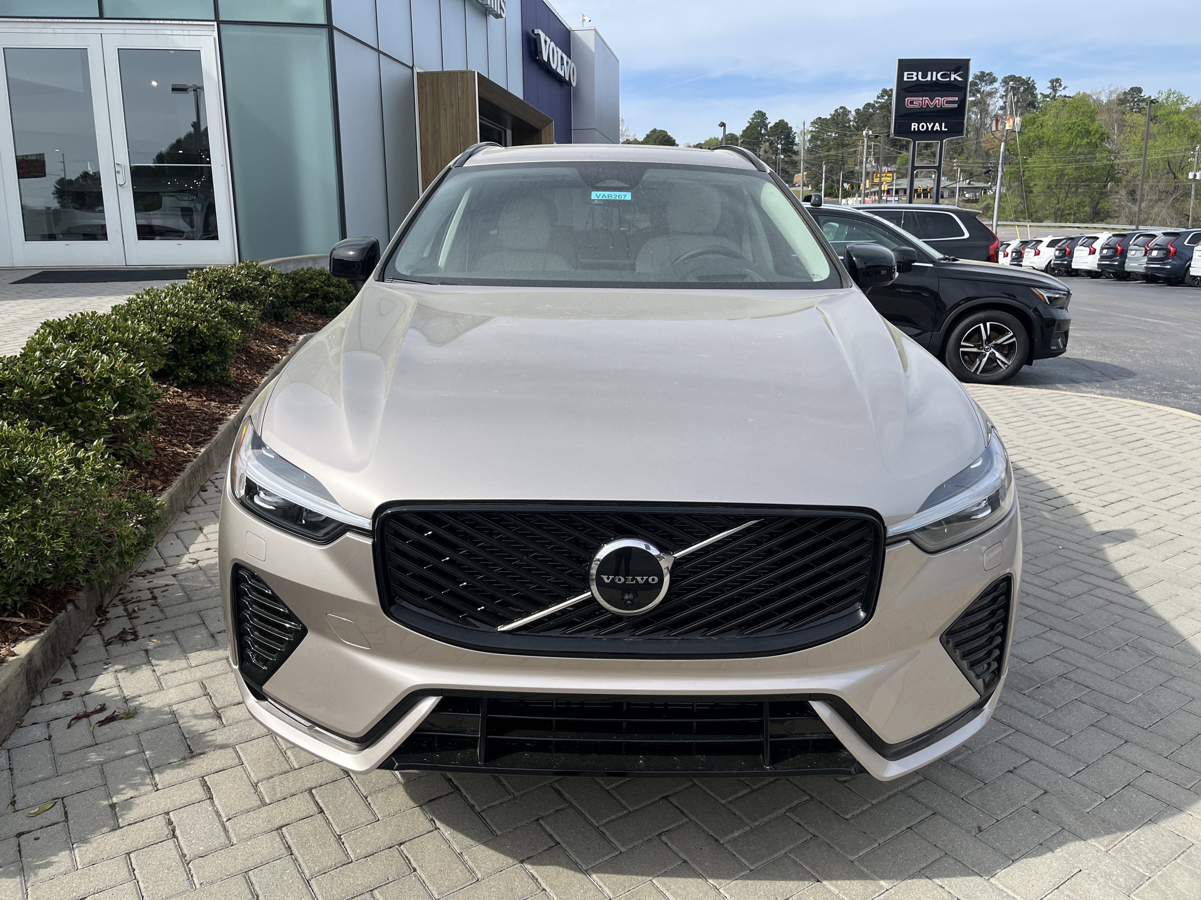 New 2026 Volvo XC60 B5 Ultra w/ Protection Package Premier image 7