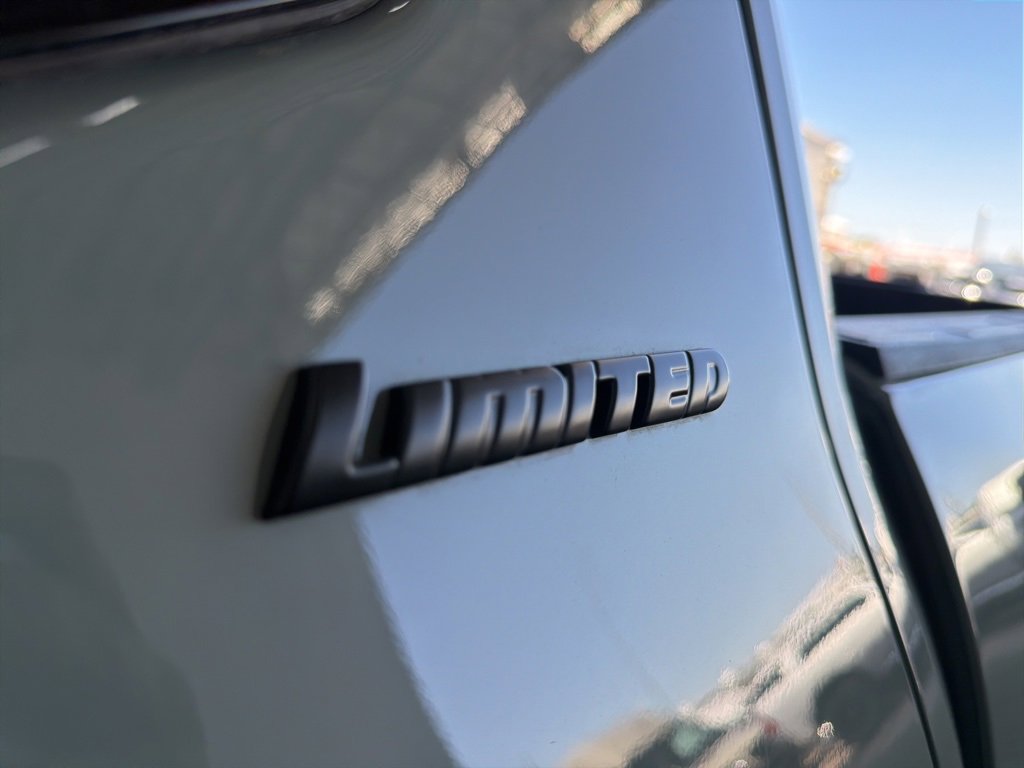 Used 2024 Toyota Tundra Limited image 40