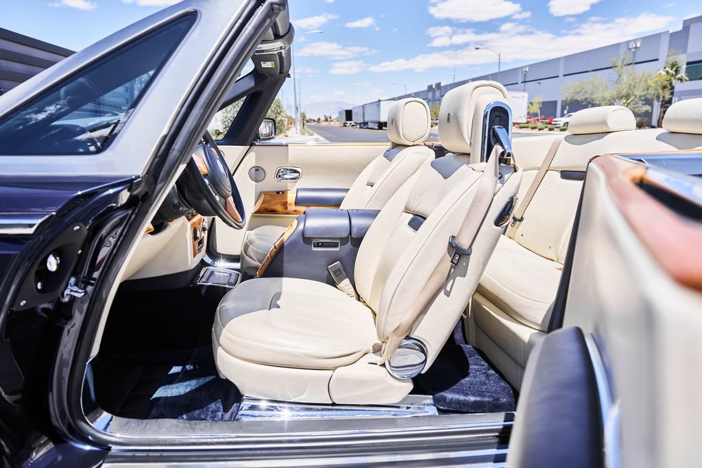 Used 2009 Rolls-Royce Phantom Drophead Coupe RWD image 32