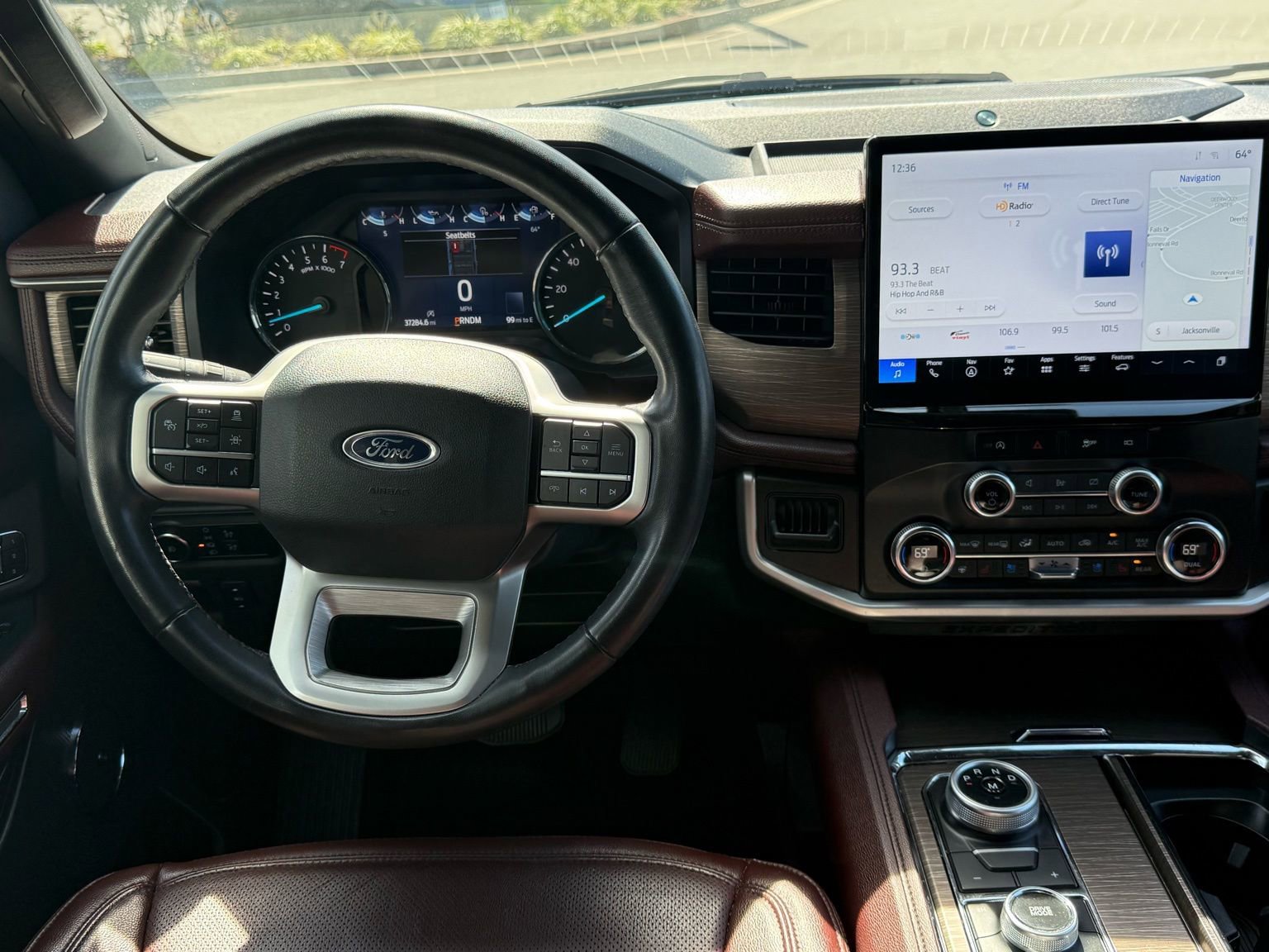 Used 2024 Ford Expedition Limited image 21