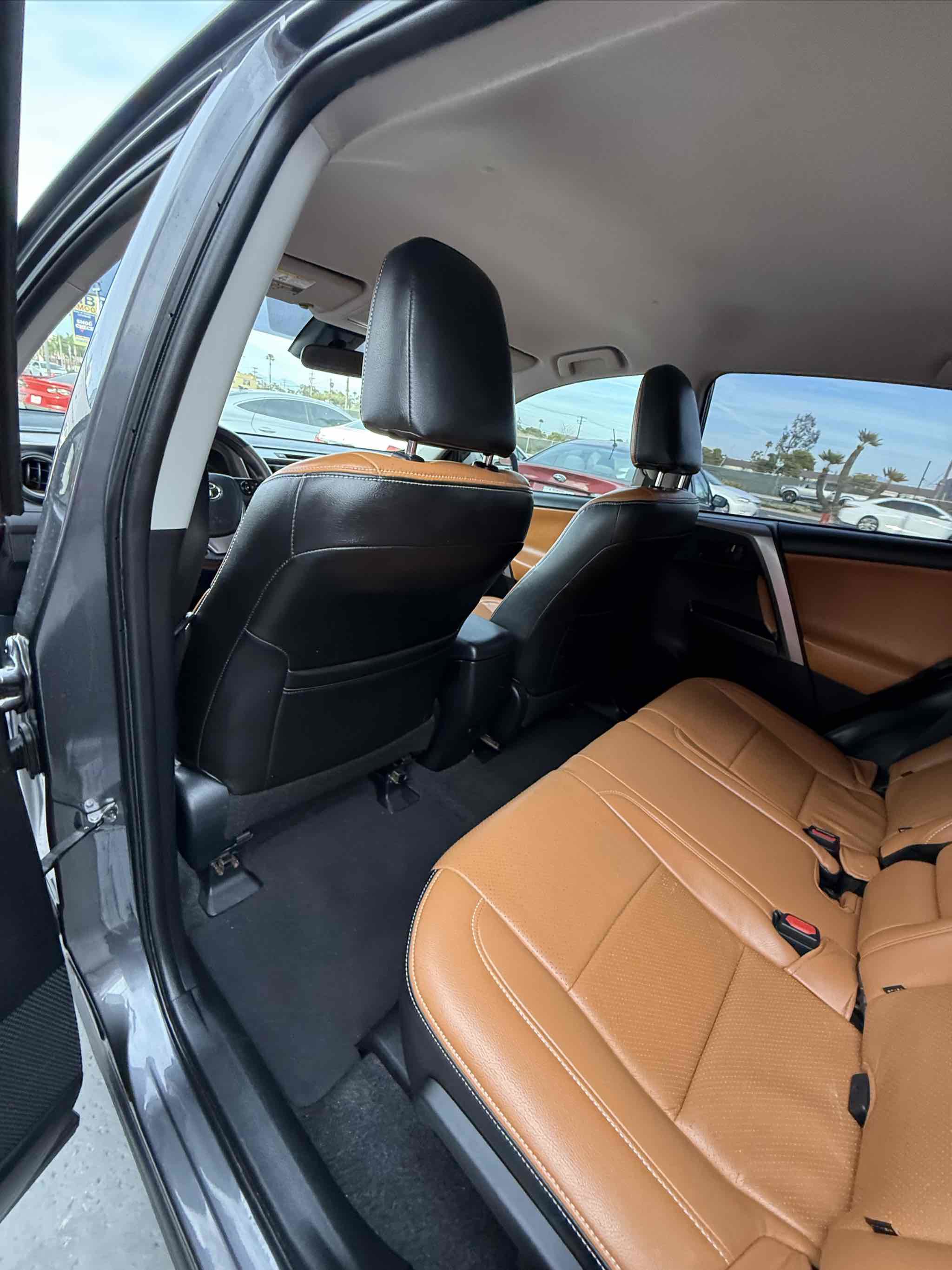 Used 2017 Toyota RAV4 LE image 76