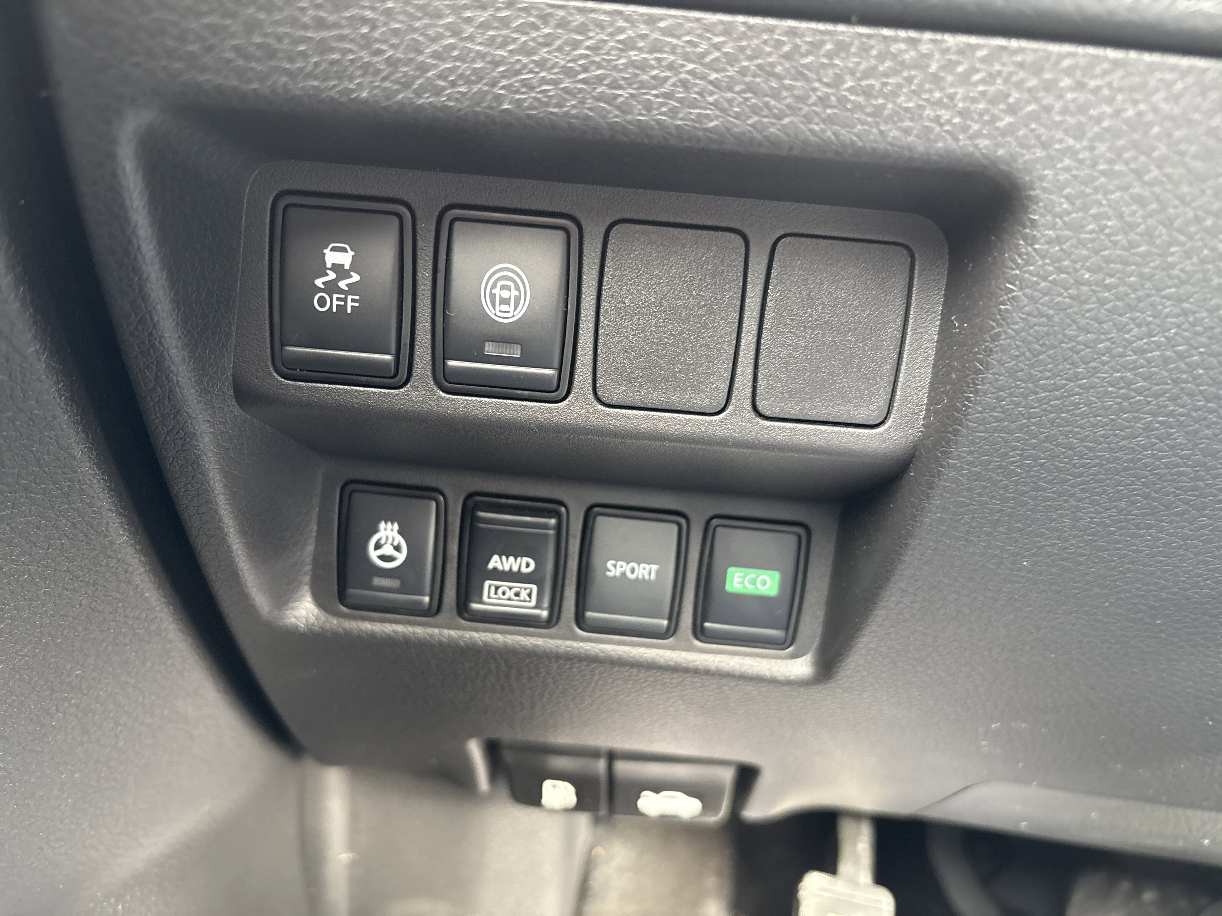 Used 2022 Nissan Rogue Sport SV image 30