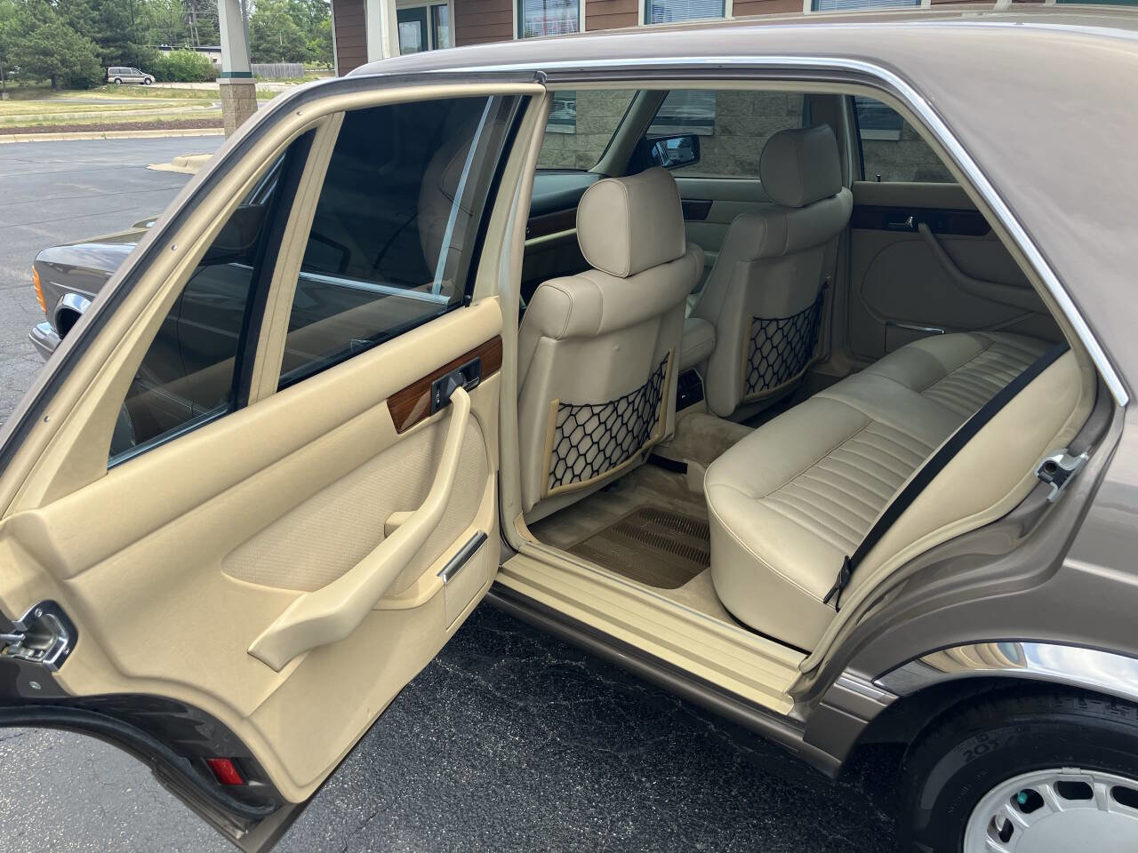 Used 1988 Mercedes-Benz 420 SEL image 19