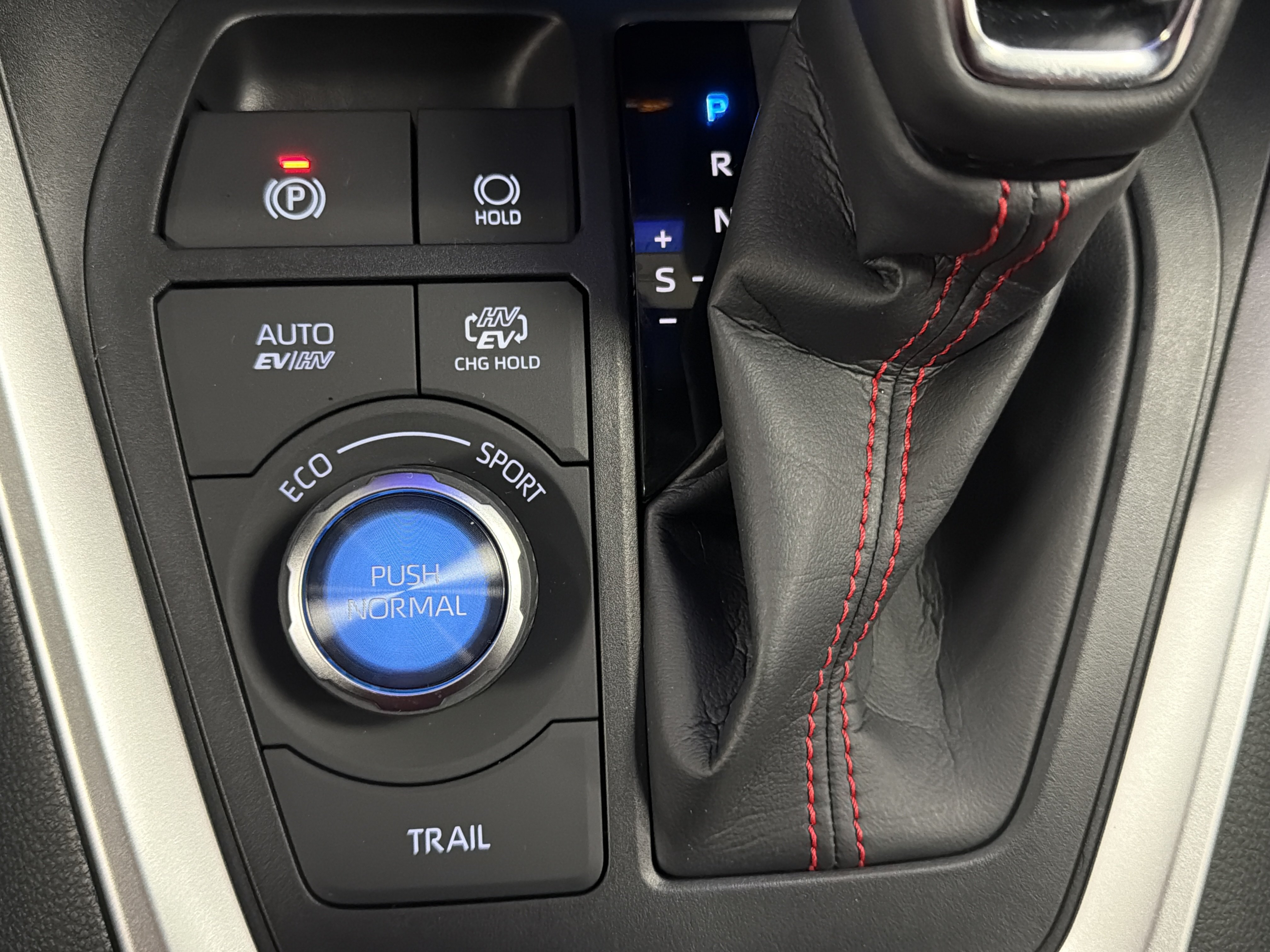 New 2025 Toyota RAV4 XSE w/ Weather Package AWD/4WD image 14