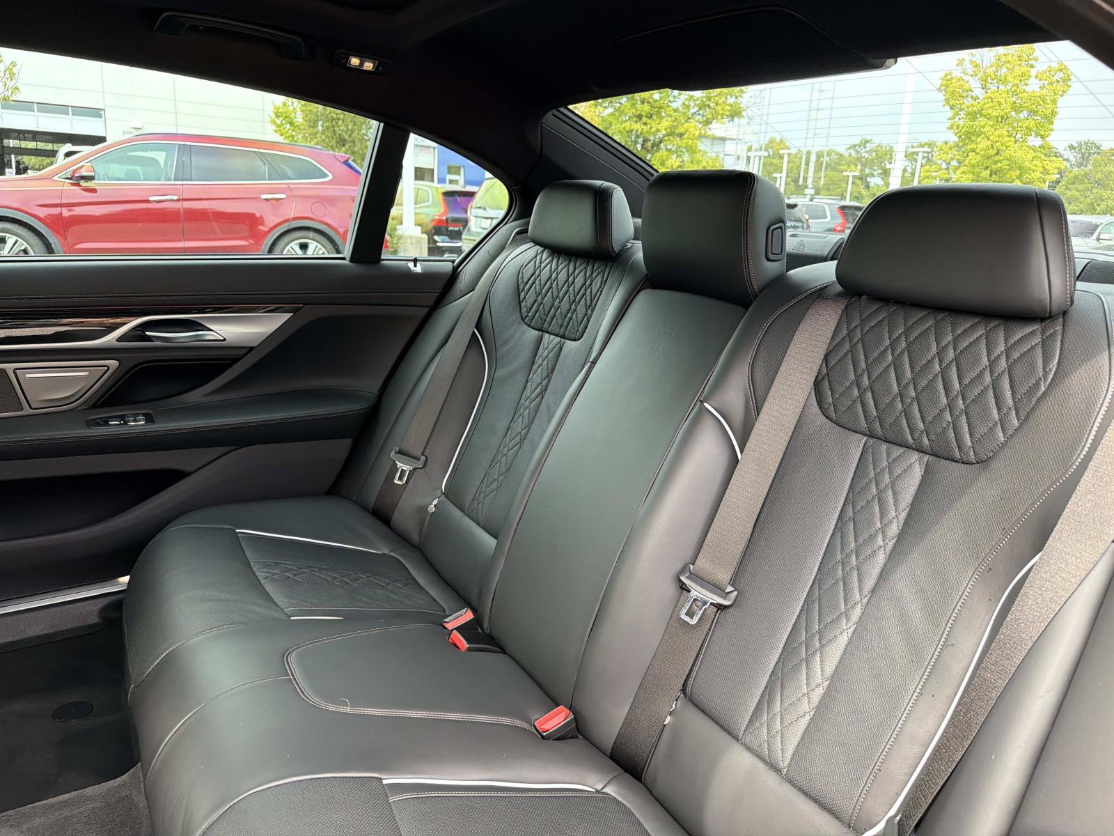 Used 2020 BMW 750i xDrive w/ Executive Package AWD/4WD image 13