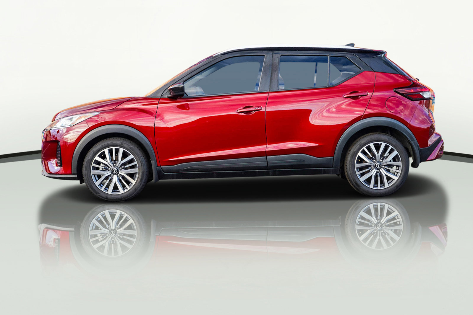 Used 2023 Nissan Kicks SV image 6