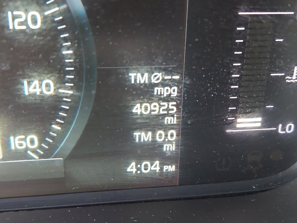 Used 2019 Volvo XC60 T5 Momentum w/ Premium Package AWD/4WD image 13