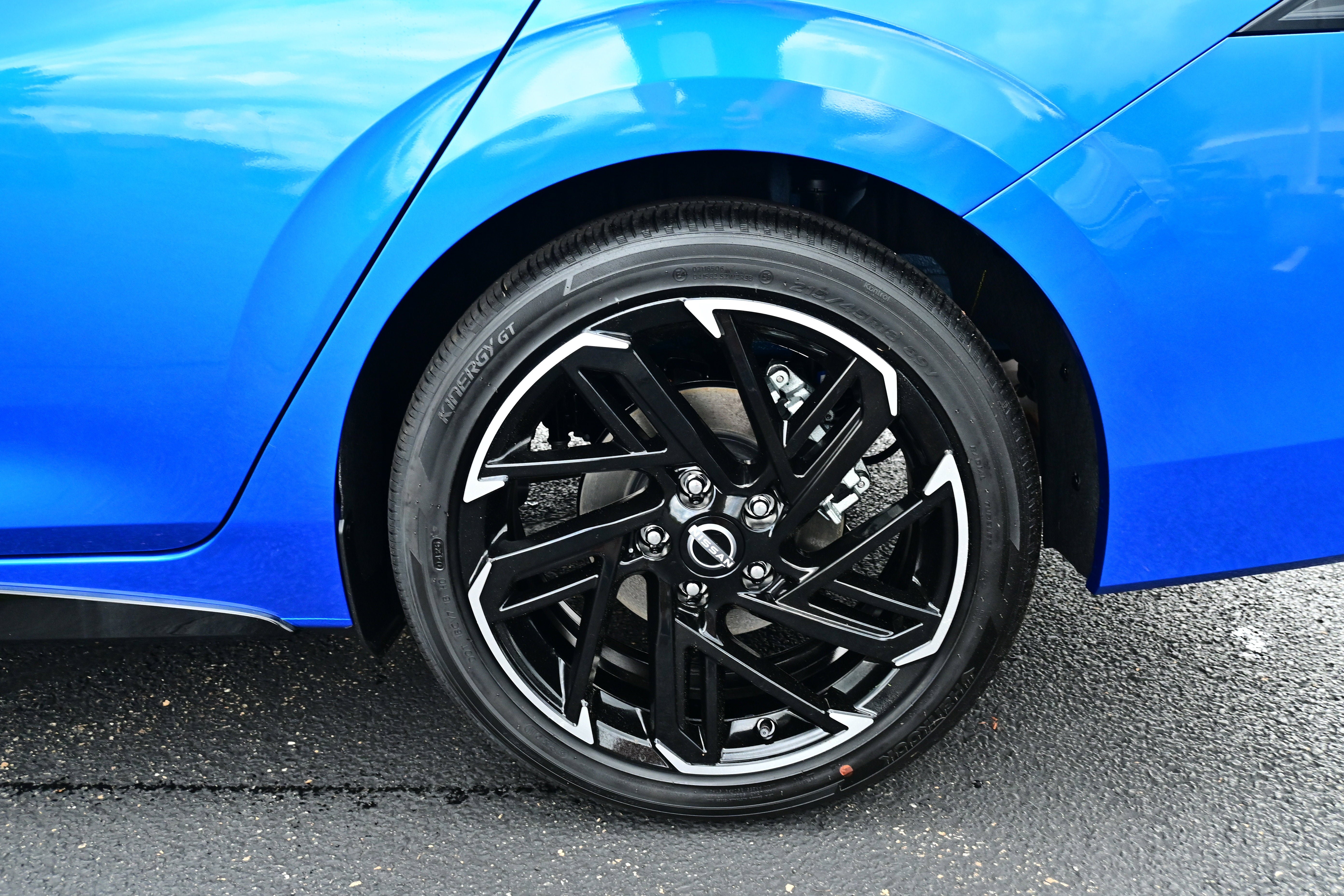 New 2026 Nissan Sentra SR FWD image 9