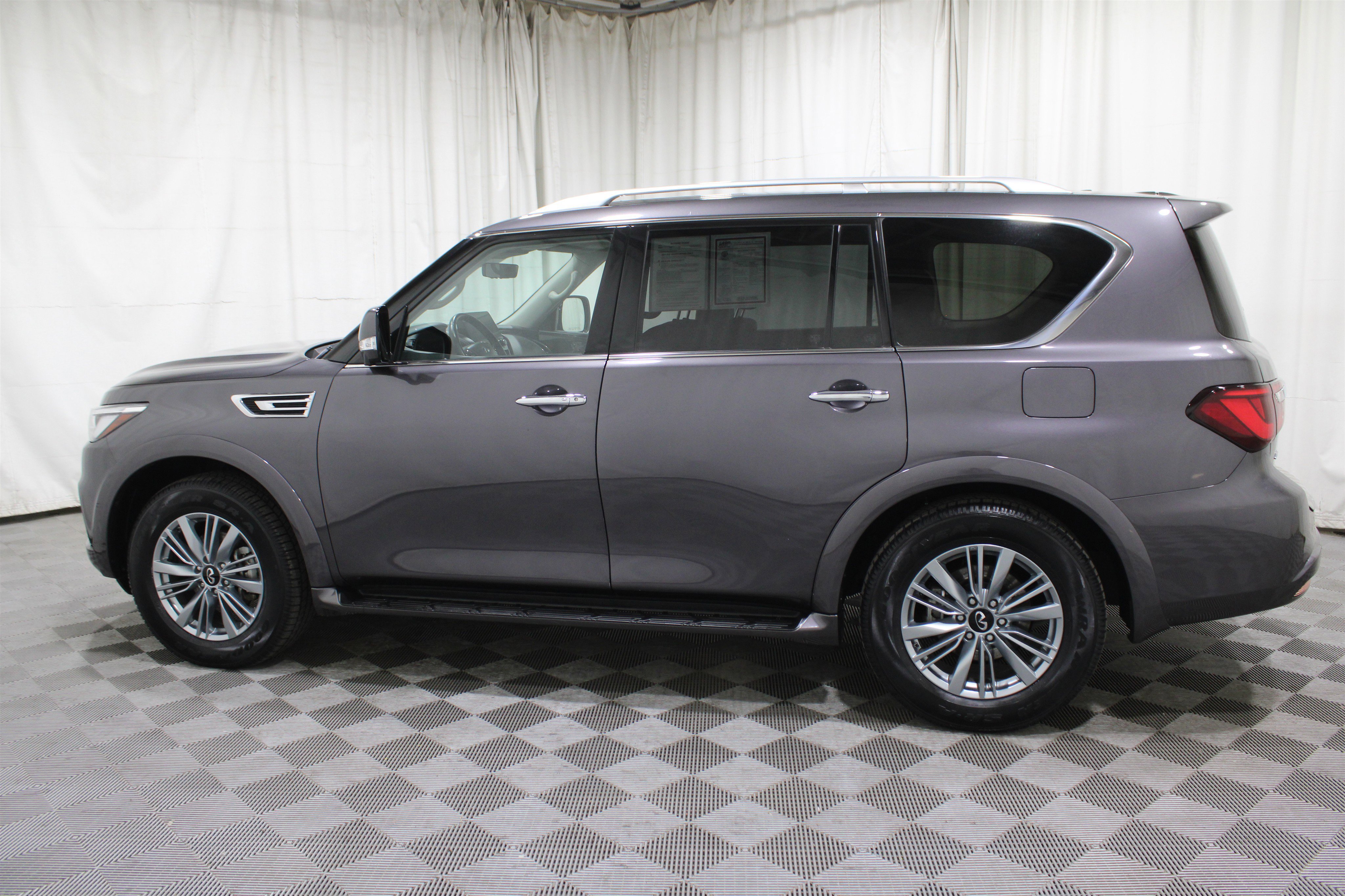 Used 2024 INFINITI QX80 Luxe image 39