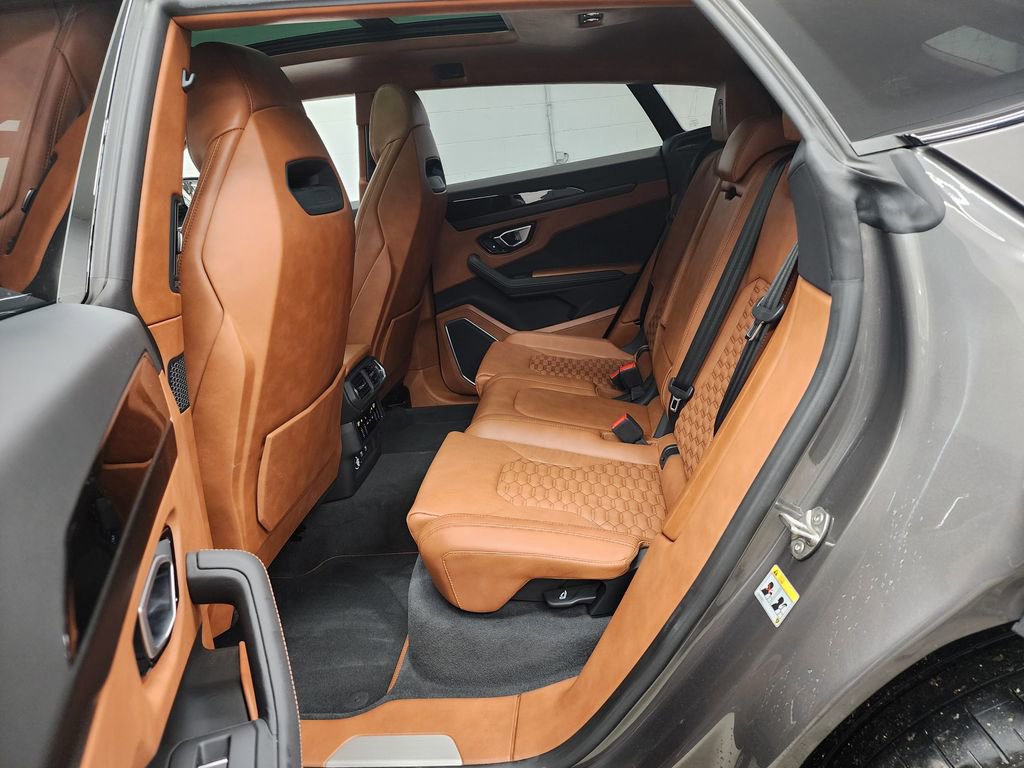 Used 2022 Lamborghini Urus image 27