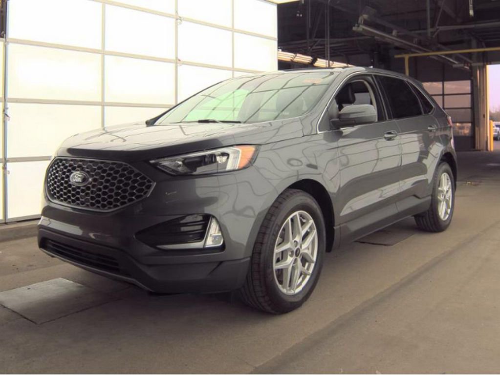 Used 2023 Ford Edge SEL w/ Convenience Package AWD/4WD image 2