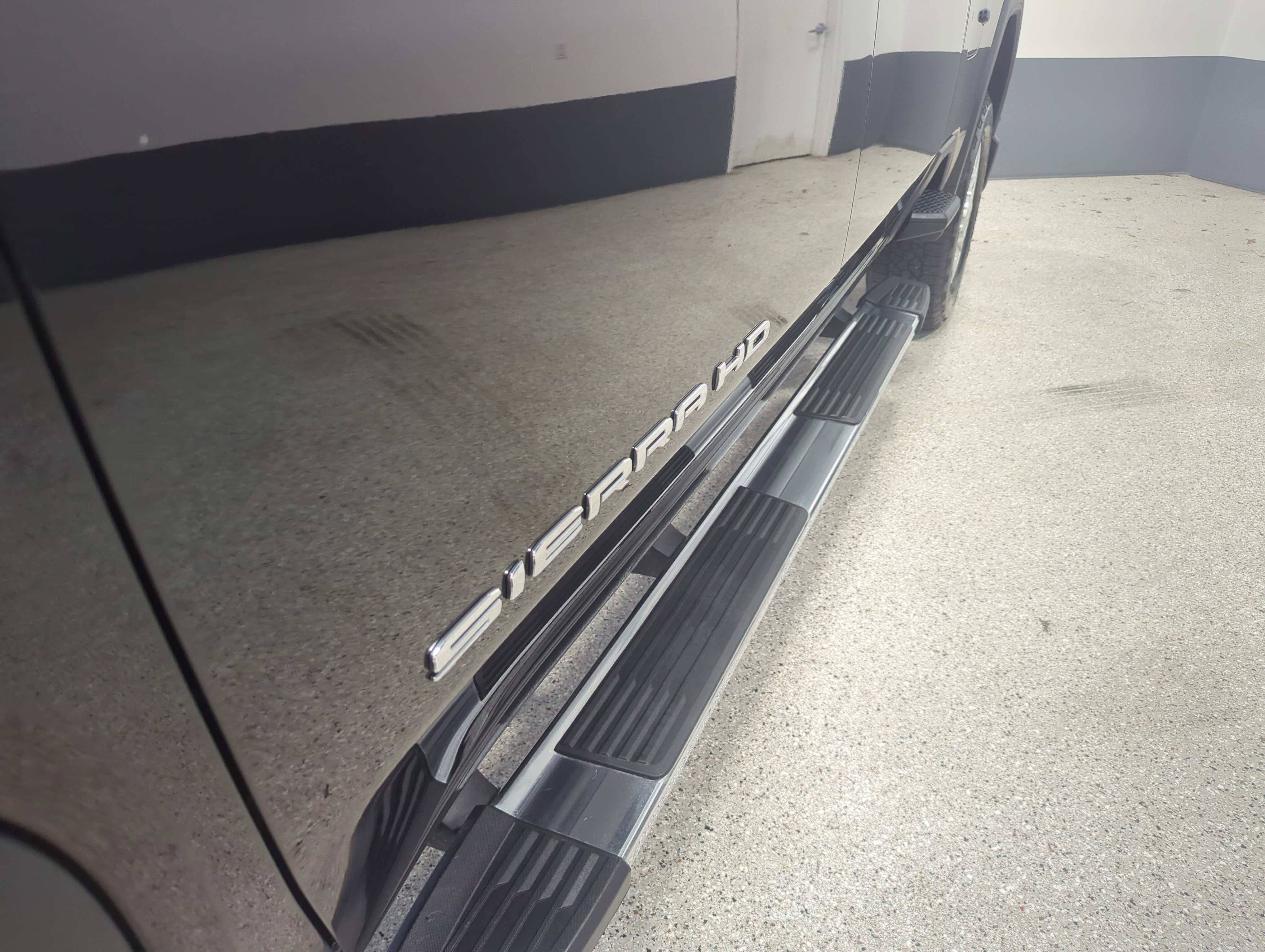 Used 2024 GMC Sierra 2500 SLT w/ SLT Premium Package image 10