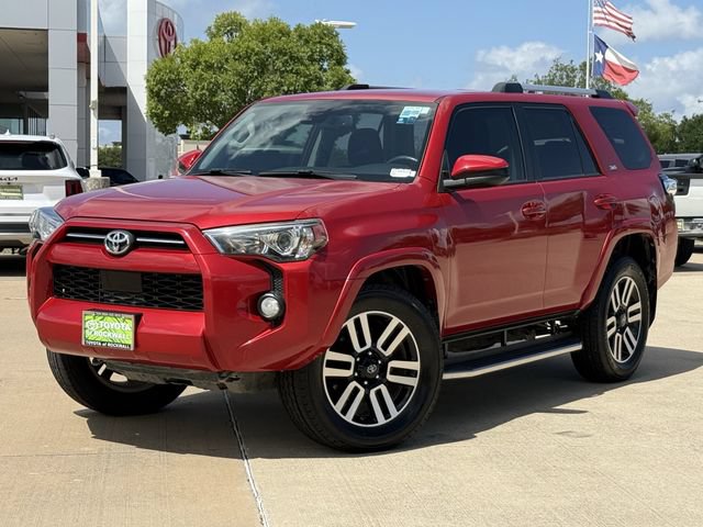 Used 2020 Toyota 4Runner SR5 AWD/4WD image 2