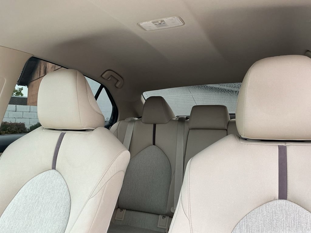Used 2018 Toyota Camry LE FWD image 13