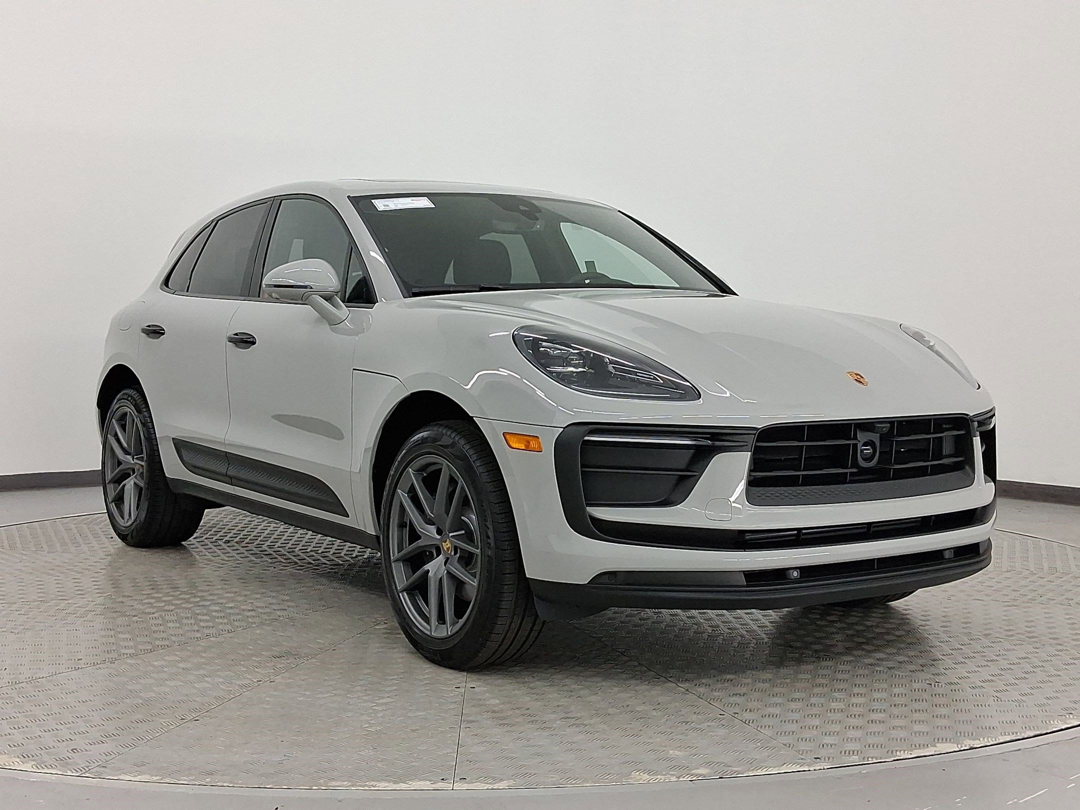 Used 2026 Porsche Macan AWD/4WD image 9