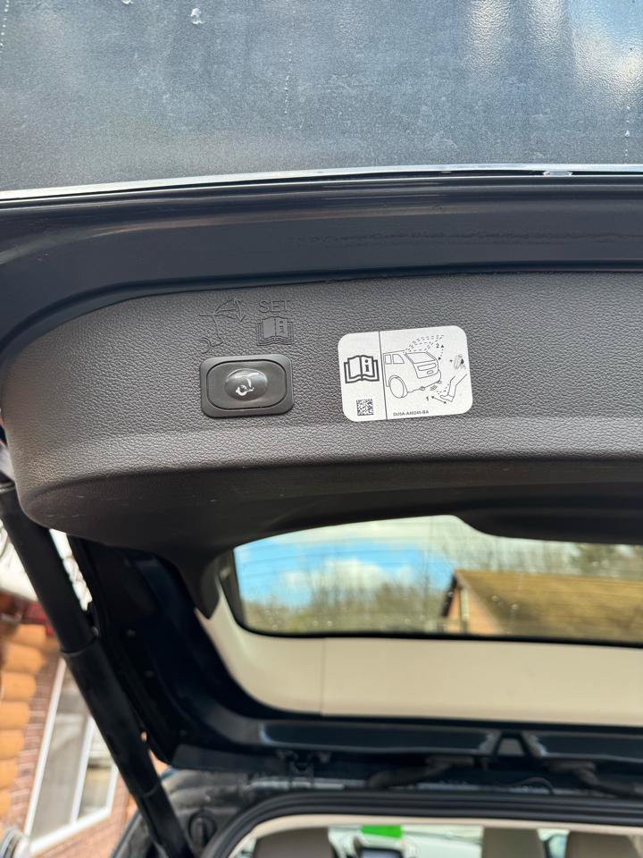 Used 2019 Ford Escape Titanium AWD/4WD image 20